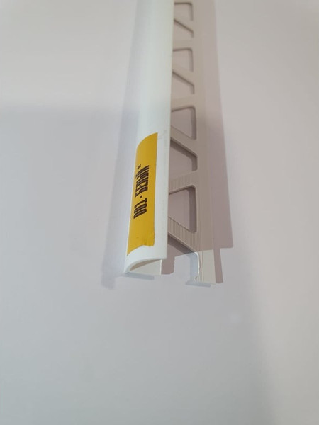 Изображение товара Уголок под плитку Ideal Идеал 001 Наружный 10мм 2.5м (белый)