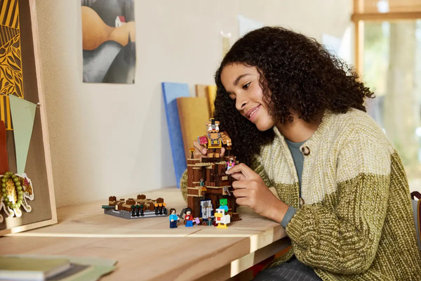 Изображение товара Конструктор Lego Minecraft Боевой ринг в лесном особняке / 21272