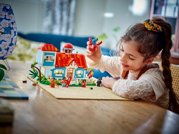 Изображение товара Конструктор Lego Disney Пляжный домик Лило и Стича / 43268