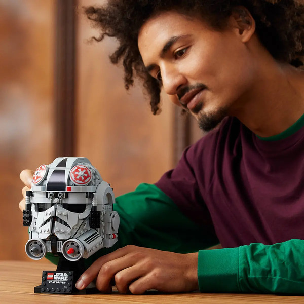 Изображение товара Конструктор Lego Star Wars Шлем пилота AT-AT / 75429