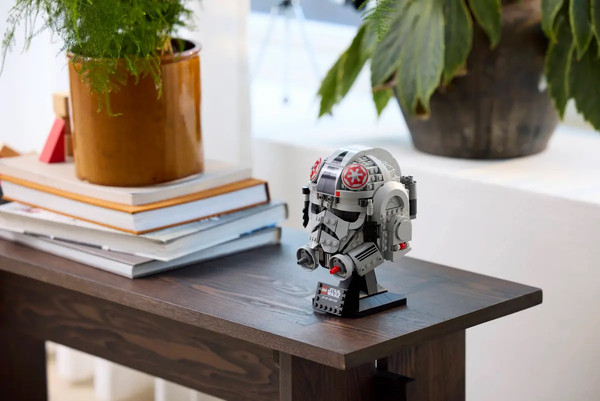 Изображение товара Конструктор Lego Star Wars Шлем пилота AT-AT / 75429