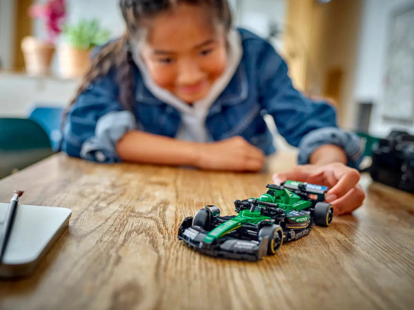 Изображение товара Конструктор Lego Speed Champions Болид Формулы-1 Aston Martin Aramco AMR24 77245