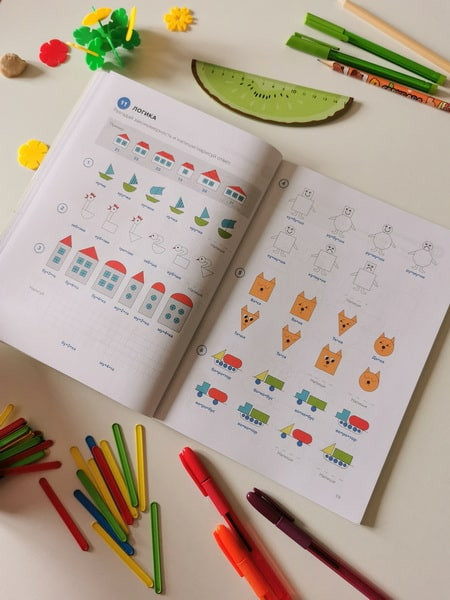 Изображение товара Развивающая книга МИФ Играй, думай. Задания на развитие мышления и внимания (Кац Женя)