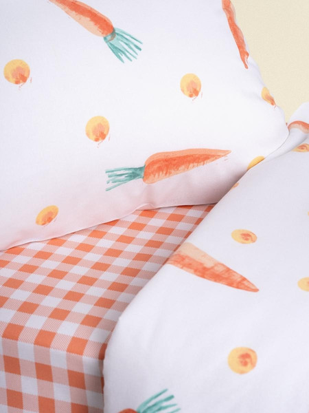 Изображение товара Комплект постельного белья Ночь нежна Кэрот 1.5сп 50x70 / 500447-1+570408-1