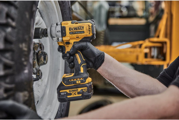 Изображение товара Профессиональный гайковерт DeWalt DCF892P2T