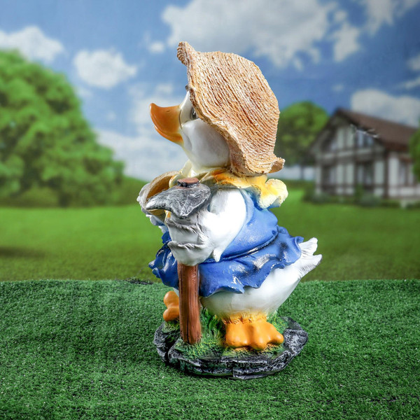Изображение товара Фигурка для сада Хорошие сувениры Утенок с мотыгой / 1134694