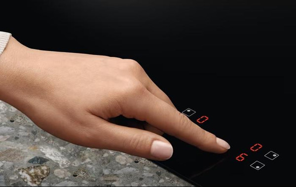 Изображение товара Индукционная варочная панель Electrolux LIB60424CK