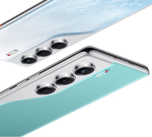 Изображение товара Смартфон Tecno Camon 40 Pro 8GB/256GB (Sandy Titanium)