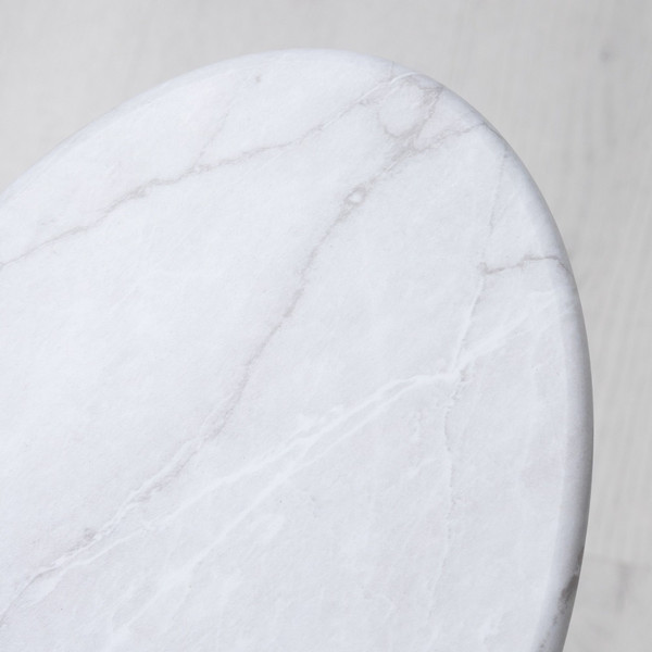 Изображение товара Приставной столик Мебелик МеталлАрт М015 овальный (белый мрамор/золото)