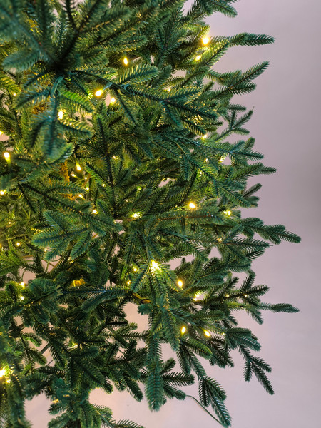 Изображение товара Ель искусственная Уральская ёлка и игрушка Уральская с гирляндой (180см)