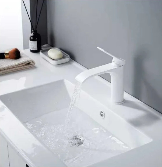 Изображение товара Смеситель Shevanik S4101C (белый)