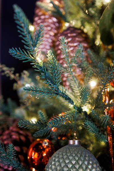 Изображение товара Ель искусственная Max Christmas Литая Лесная Симфония / ЕЛСМЛ 21 (2.1м, подставка металл)