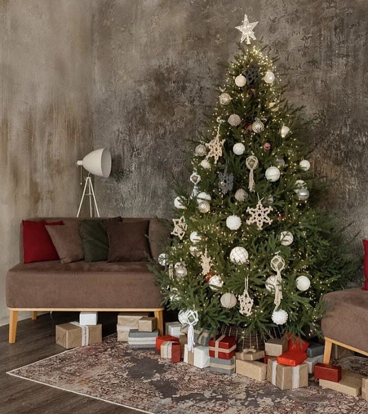 Изображение товара Ель искусственная Max Christmas Литая Лесная Симфония / ЕЛСМЛ 21 (2.1м, подставка металл)