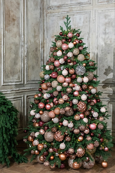 Изображение товара Ель искусственная Max Christmas Версальская / ЕСВ 21 (2.1м, подставка металл)