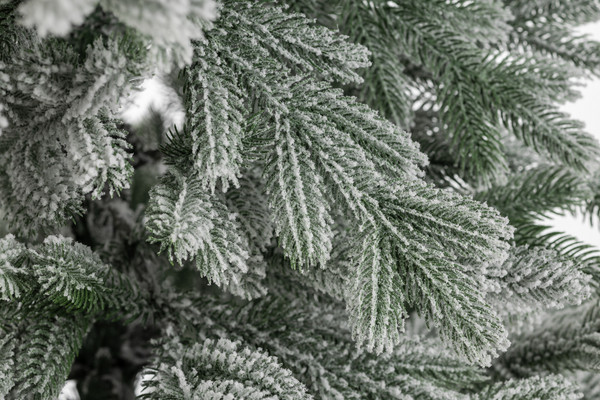 Изображение товара Ель искусственная Ёлушка Уральская заснеженная / ЕУРАЛЗ 21 (2.1м, подставка пластик)