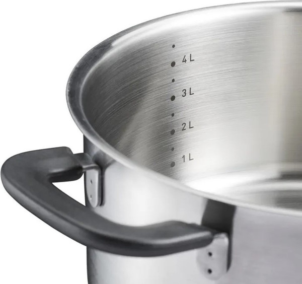 Изображение товара Кастрюля Fiskars Functional Form / 1072317 (5л, с крышкой)