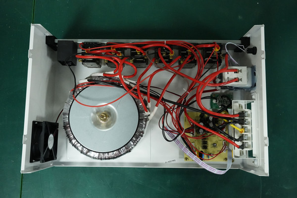 Изображение товара Стабилизатор напряжения SmartWatt AVR SLIM 10000RW