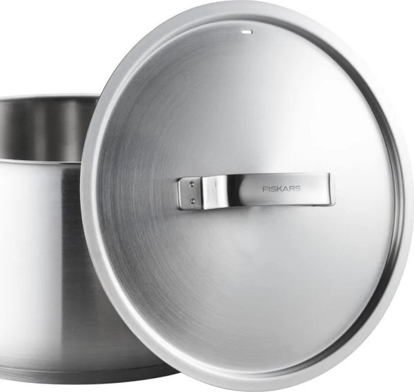 Изображение товара Кастрюля Fiskars All Steel / 1064752 (5л, с крышкой)