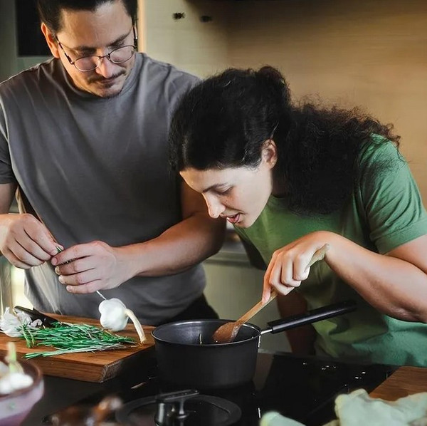 Изображение товара Сотейник Fiskars Hard Face / 1075524 (с крышкой)