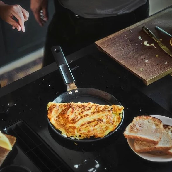 Изображение товара Блинная сковорода Fiskars Hard Face / 1075522