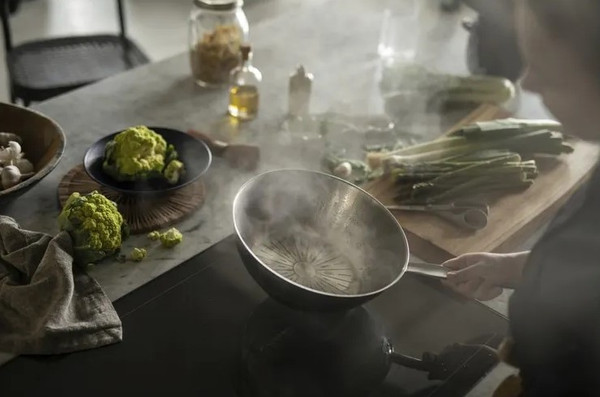 Изображение товара Вок Fiskars All Steel Pure / 1065629