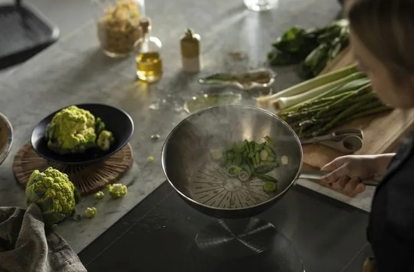 Изображение товара Вок Fiskars All Steel Pure / 1065629