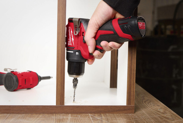 Изображение товара Аккумуляторная дрель-шуруповерт Milwaukee M12 BLDDRC-202C / 4933499686