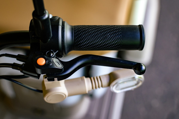 Изображение товара Электроскутер AVM CITY 650 (серый)