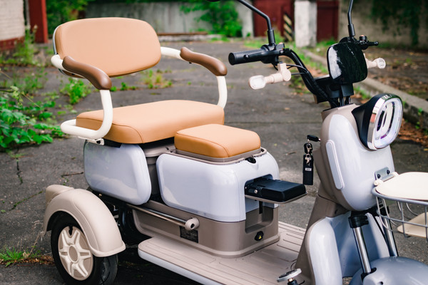 Изображение товара Электроскутер AVM CITY 650 (серый)