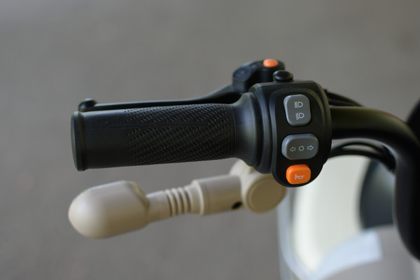 Изображение товара Электроскутер AVM CITY 650 (серый)