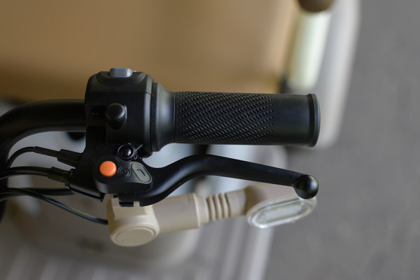 Изображение товара Электроскутер AVM CITY 650 (серый)