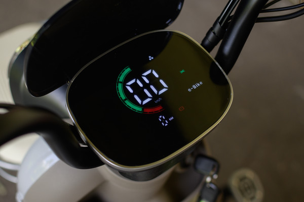 Изображение товара Электроскутер AVM CITY 650 (серый)