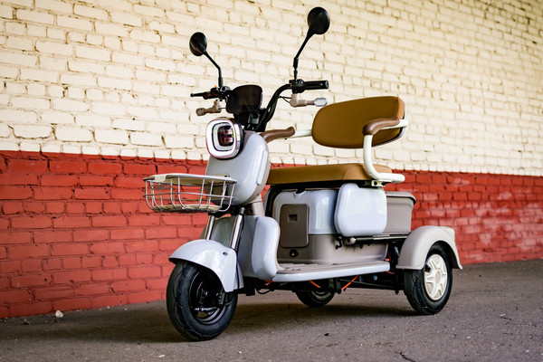 Изображение товара Электроскутер AVM CITY 650 (серый)