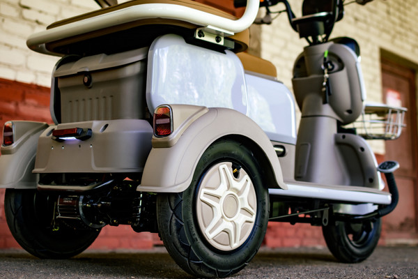 Изображение товара Электроскутер AVM CITY 650 (серый)