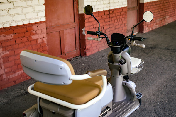 Изображение товара Электроскутер AVM CITY 650 (серый)