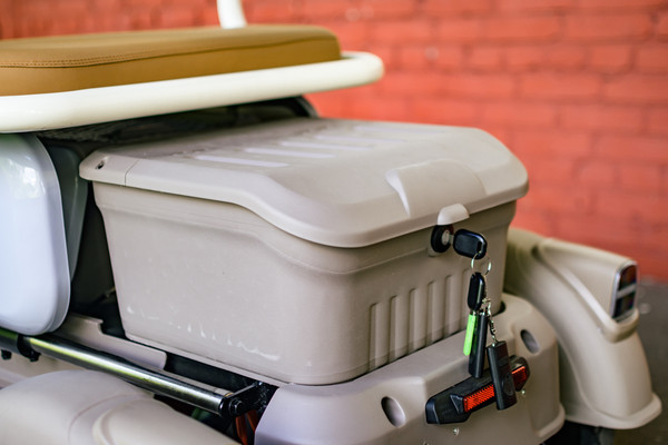 Изображение товара Электроскутер AVM CITY 650 (серый)