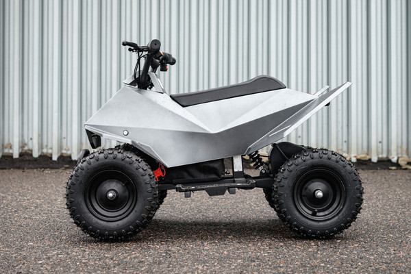 Изображение товара Электроквадроцикл AVM Cybertruck