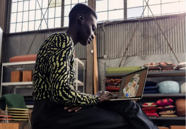 Изображение товара Ноутбук Apple MacBook Air 15 M3 16GB/256GB 8C CPU 10C GPU / MC9F4 A3114 (Starlight)