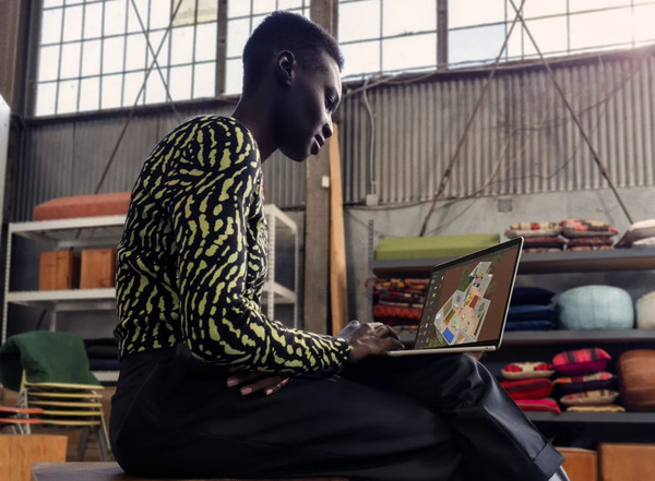 Изображение товара Ноутбук Apple MacBook Air 13” M3 8C CPU 8C GPU/16GB/512GB SSD MXCU3 A3113 (Starlight)