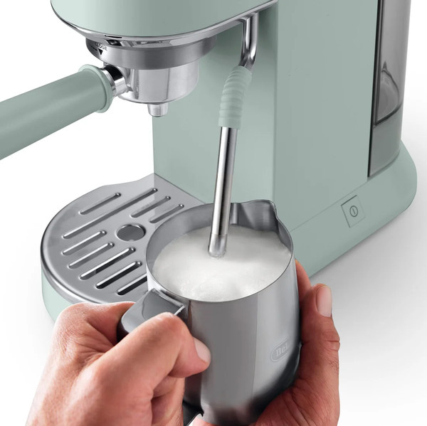 Изображение товара Кофеварка эспрессо DeLonghi EC890.GR