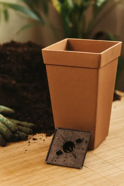 Изображение товара Кашпо Multy Home Symphony EU5100477 (терракот)