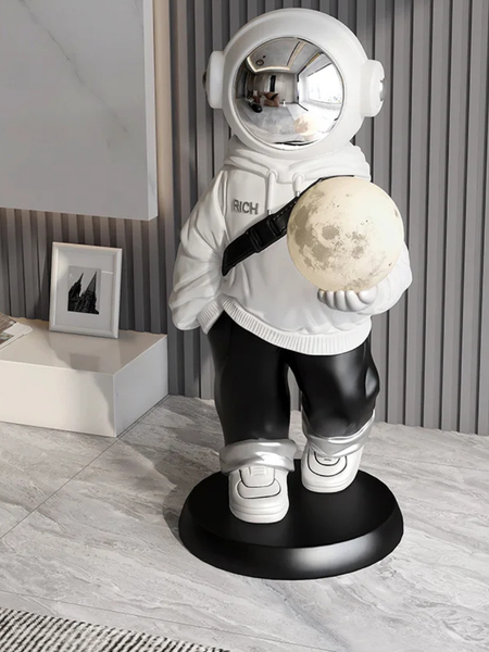 Изображение товара Ночник Merry Bear Home Decor Мальчик Астронавт на Луне / 20169237