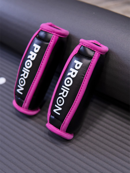 Изображение товара Набор гантелей Proiron Мягкие по 0.5кг / Г2005МЧР (2шт, черный/розовый)