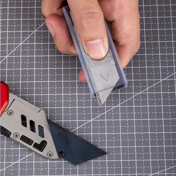 Изображение товара Нож строительный Deli Складной / EDL040