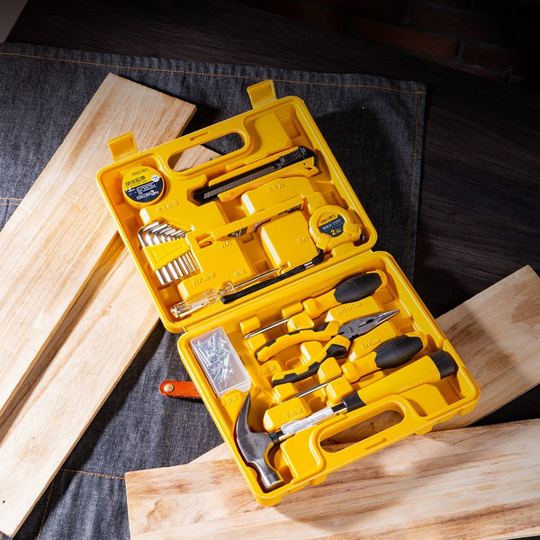 Изображение товара Универсальный набор инструментов Deli EDL1018J (18пр, кейс)