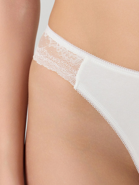 Изображение товара Комплект женских трусов Mark Formelle 412005H-3 (р.106, белый)