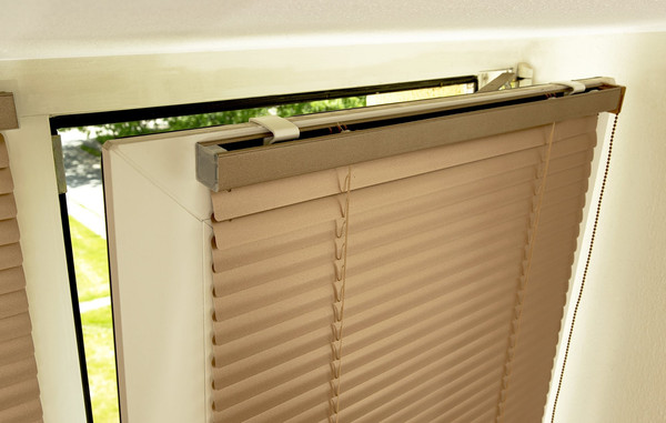 Изображение товара Жалюзи горизонтальные Delfa СГЖМ-310/13 (73x150, золото брокат)