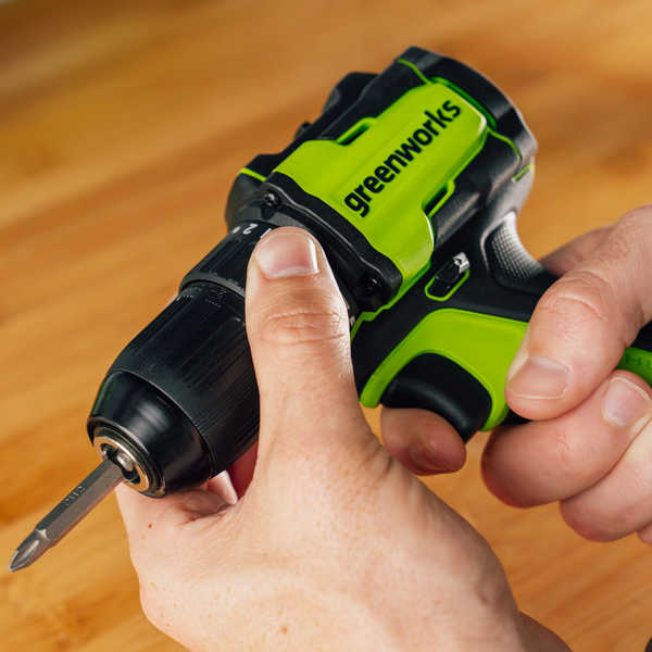 Изображение товара Аккумуляторная дрель-шуруповерт Greenworks DD345 бесщеточная 24V / 3708307CUA (с АКБ 2Ач и ЗУ)