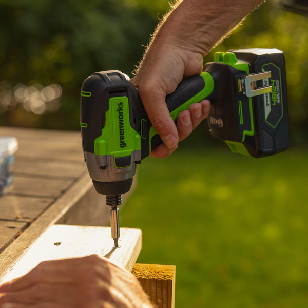 Изображение товара Аккумуляторный шуруповерт Greenworks GD24ID3 бесщеточный 24V / 3802807CUA (с АКБ 2Ач и ЗУ)