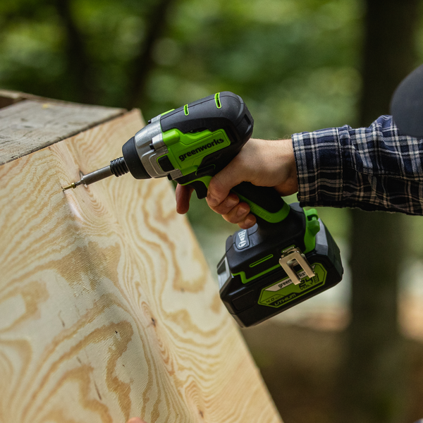 Изображение товара Аккумуляторный шуруповерт Greenworks GD24ID3 бесщеточный 24V / 3802807CUB (с АКБ 4Ач и ЗУ)